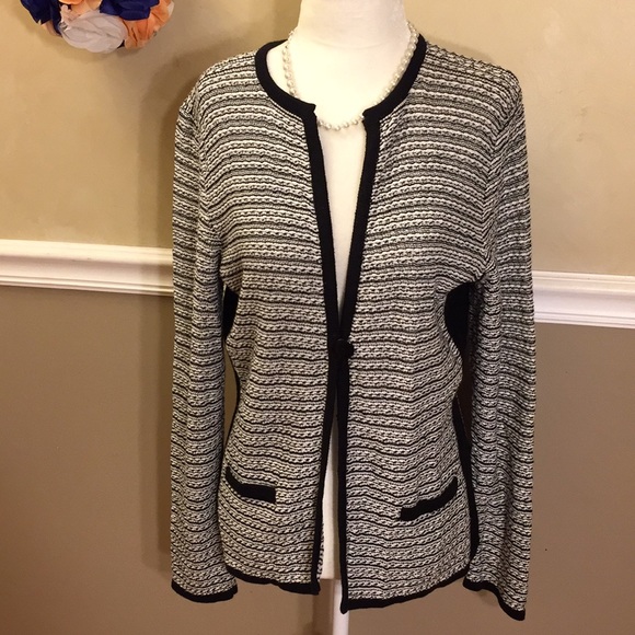 Cable & Gauge Sweaters - 🎁3for$10🎁Cable & Gauge striped button cardigan